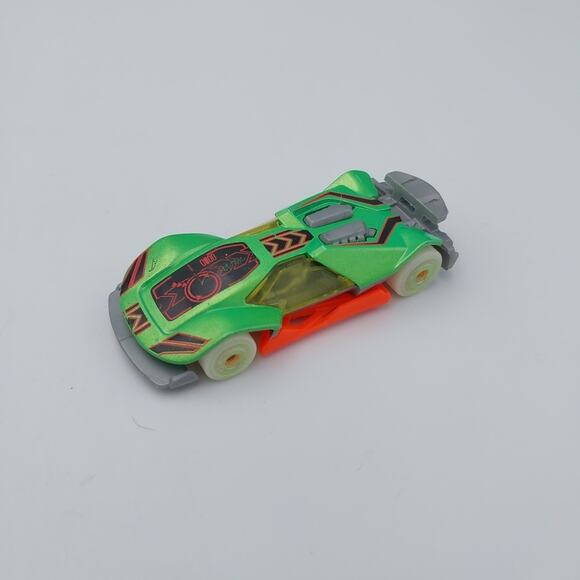 Hot Wheels Green Cyber Speeder 1:64 Diecast Toy Car - Glow Wheels - Picture 2 of 4